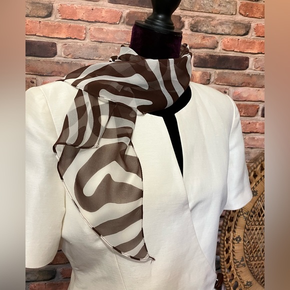 Constance Saunders Linen/Silk Suit - Picture 2 of 16